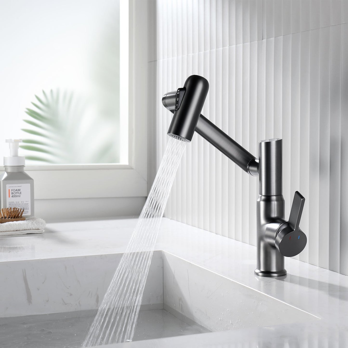 2025 Latest Smart Modern Rotatable Single-Hole Bathroom Faucet with Temperature Display - Showerprolux
