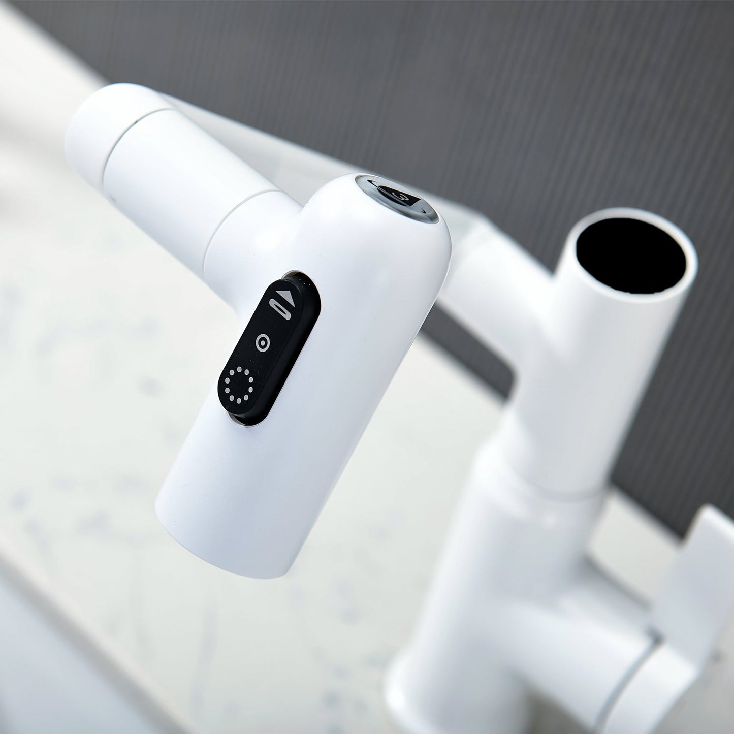 2025 Latest Smart Modern Rotatable Single-Hole Bathroom Faucet  with Temperature Display - Showerprolux