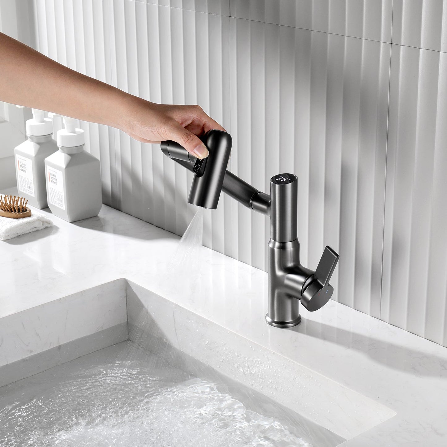 2025 Latest Smart Modern Rotatable Single-Hole Bathroom Faucet with Temperature Display - Showerprolux