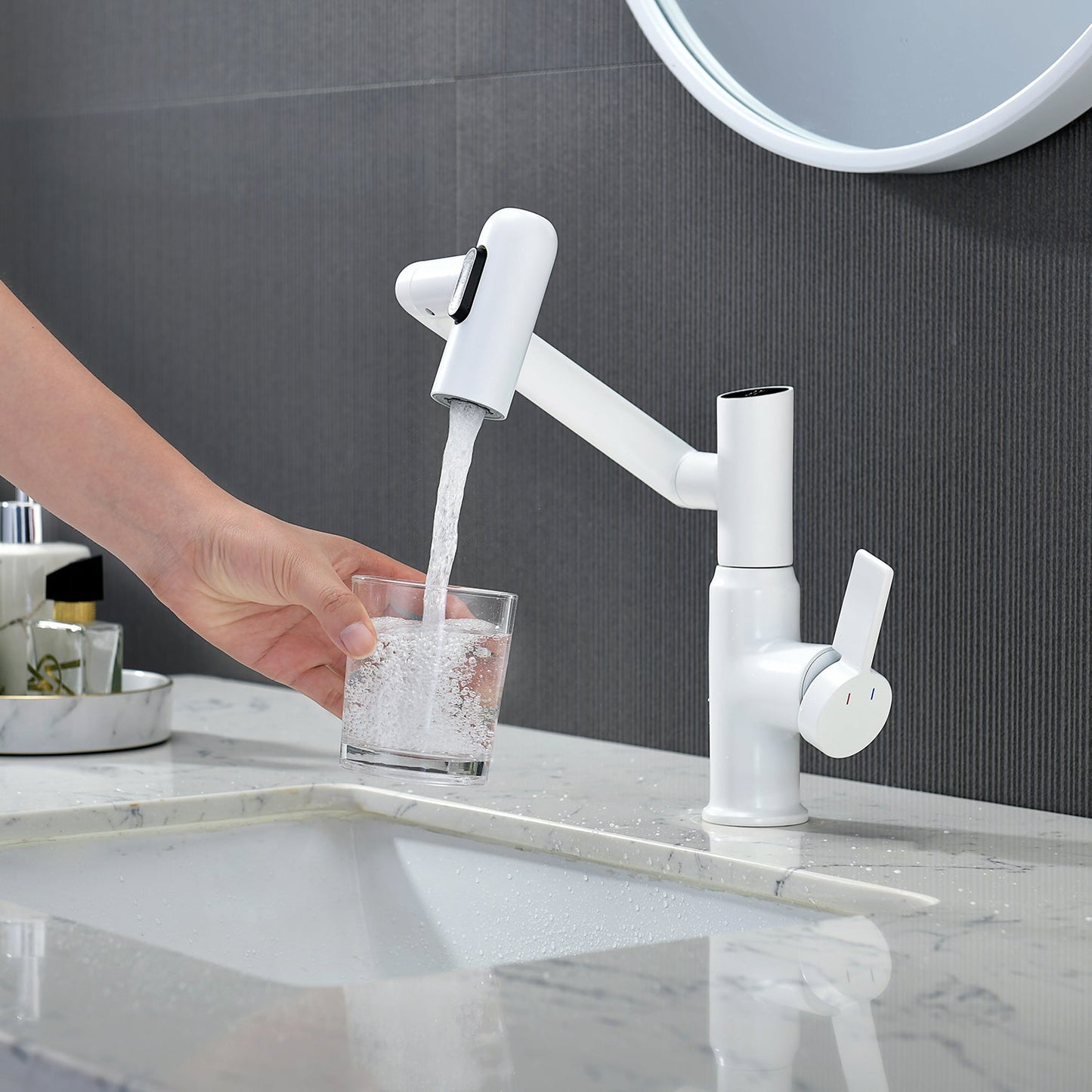 2025 Latest Smart Modern Rotatable Single-Hole Bathroom Faucet  with Temperature Display - Showerprolux