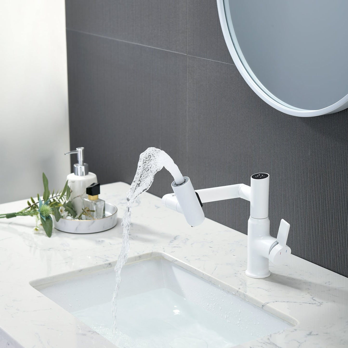 2025 Latest Smart Modern Rotatable Single-Hole Bathroom Faucet  with Temperature Display - Showerprolux