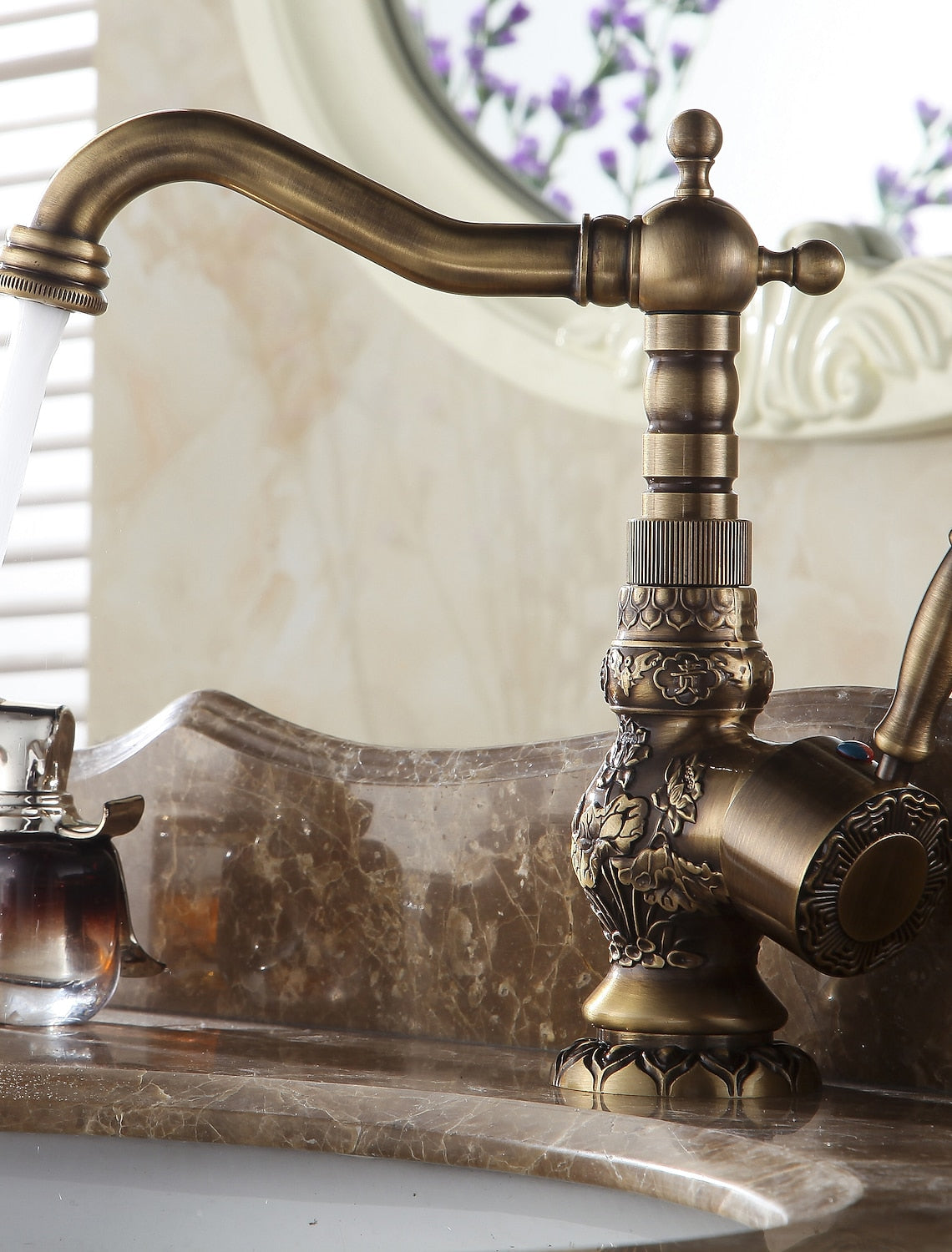 Antique Brass Bathroom Sink Mixer Faucet, Vintage Kitchen Taps Single Handle One Hole